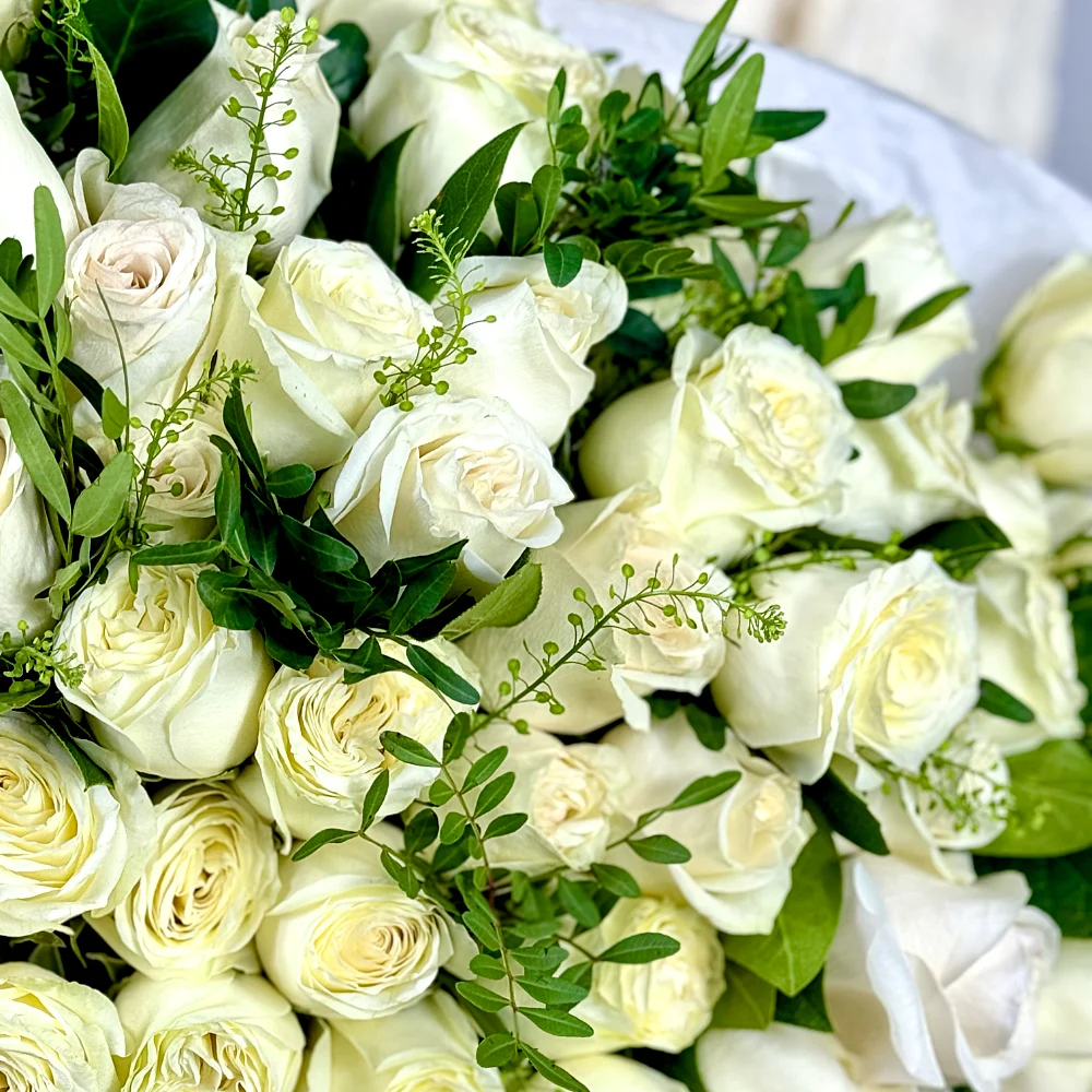 Букет из 101 белой розы россия (50 см)
