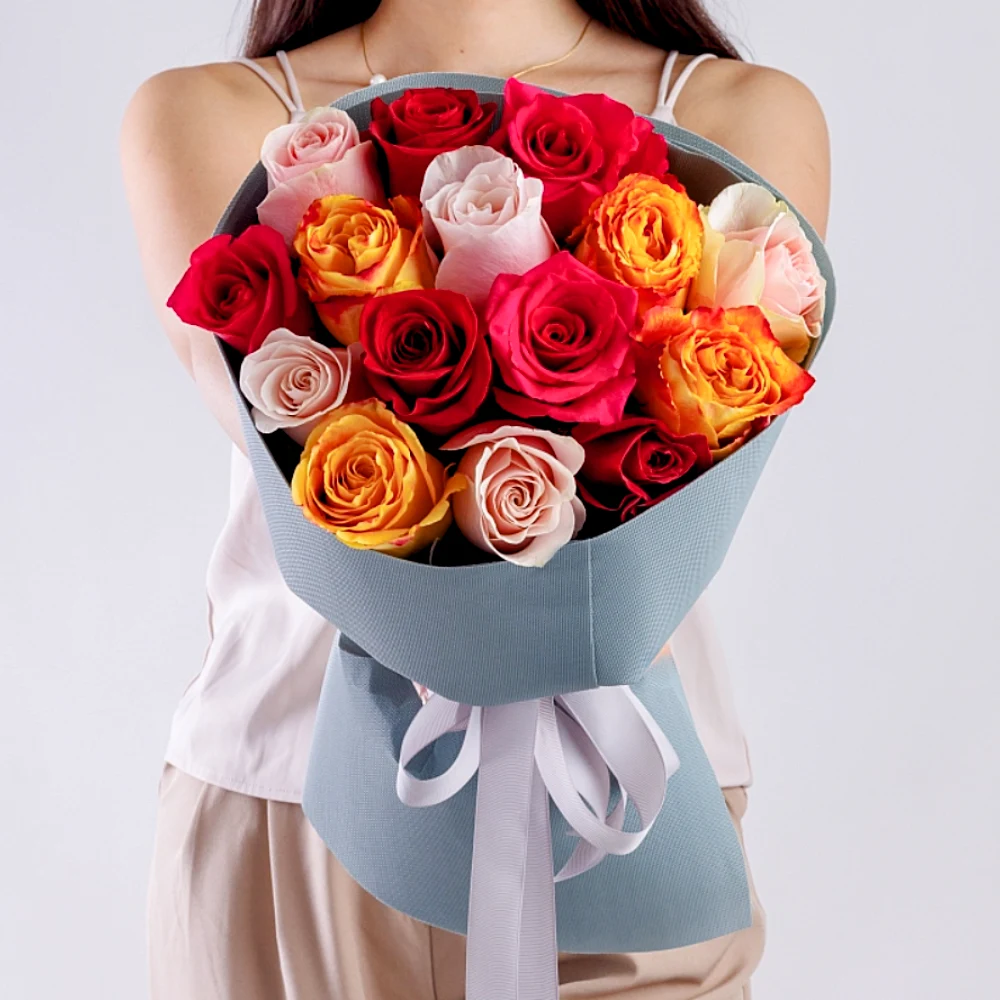 15 разноцветных роз 40см